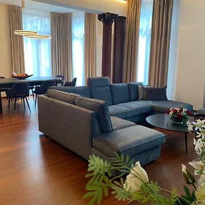 botanique-suites-airbnb-antwerp.brusselshotelsbook.com/